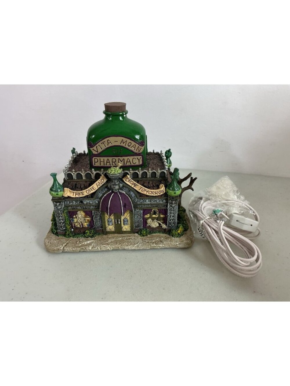 Hawthorne Village The Munsters Halloween Collection Pharmacy with Lights